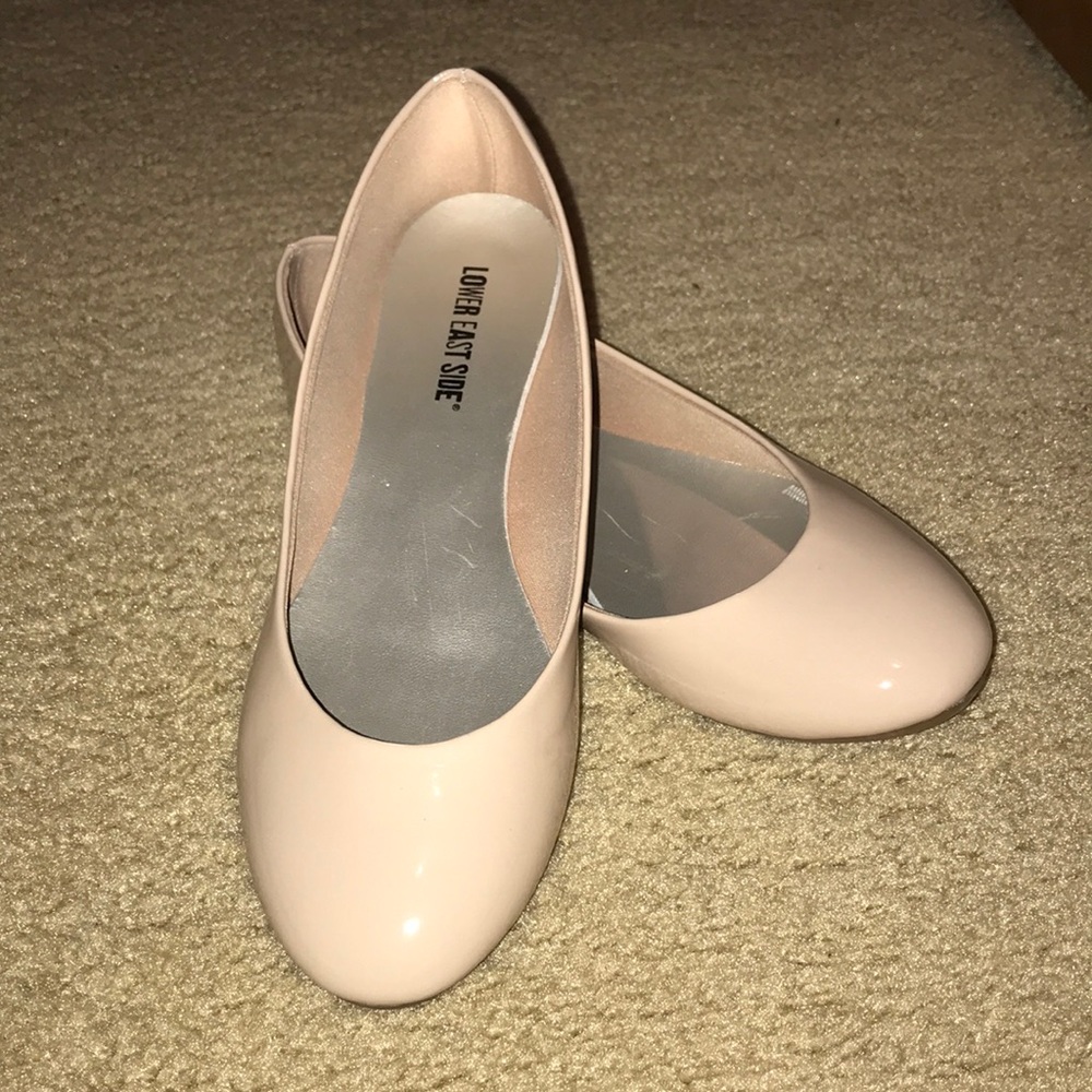 Women’s Nude flats